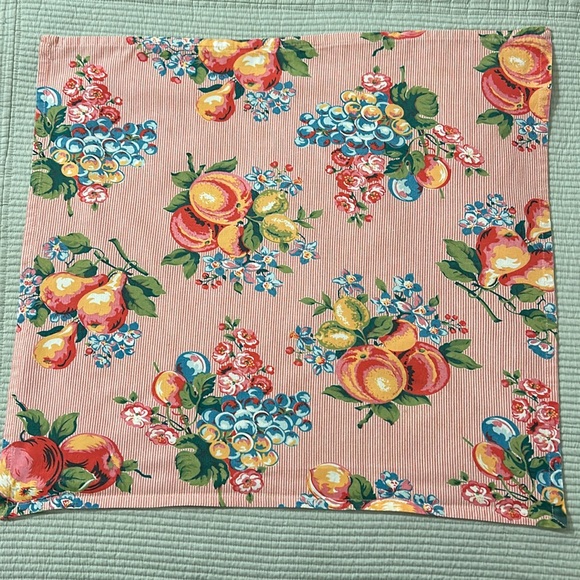 April Cornell Cloth Napkins (4) - Picture 5 of 7